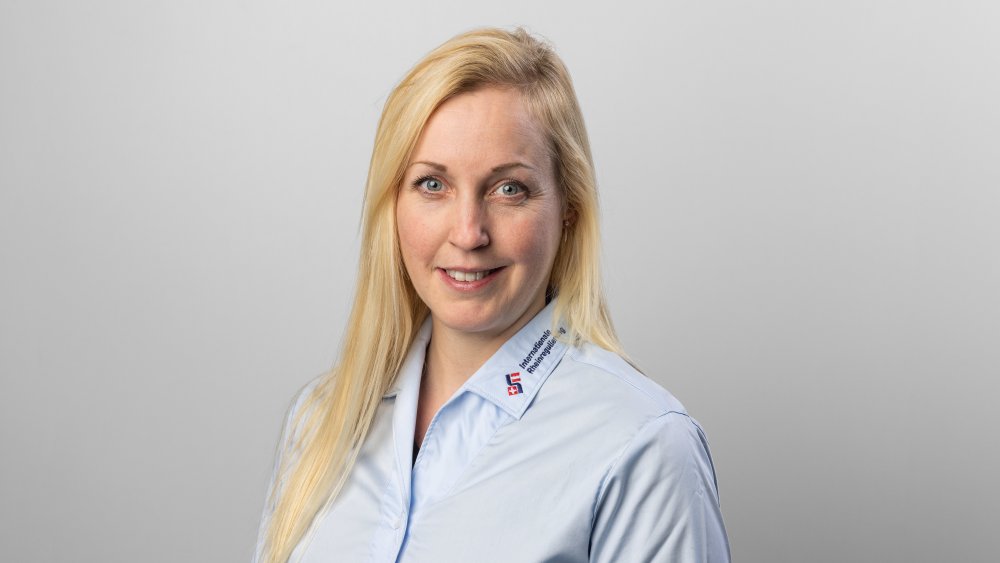 https://rheinregulierung.vitamin2.digital/media/pages/organisation/kontakt/5466ebd621-1741016701/personal_irr_marlen_buechel_web.jpg