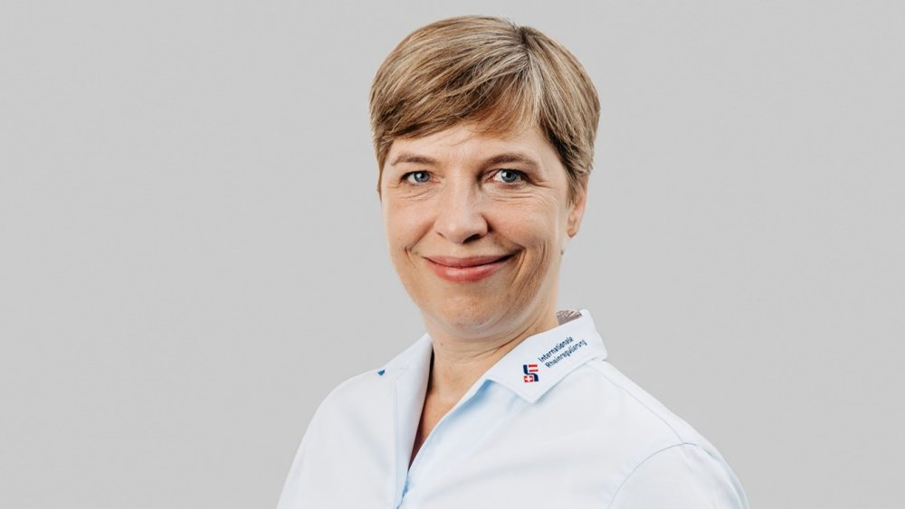 https://rheinregulierung.vitamin2.digital/media/pages/organisation/kontakt/8e9f70bb46-1741016702/personal_irr_sandra_hoyler.jpg