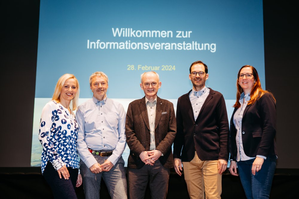 img-https://rheinregulierung.vitamin2.digital/media/pages/service/news-overview/erfolgreiche-bevoelkerungsinformationen/249e117959-1741016896/rhesi-veranstaltung-lustenau_fs24-3.jpg