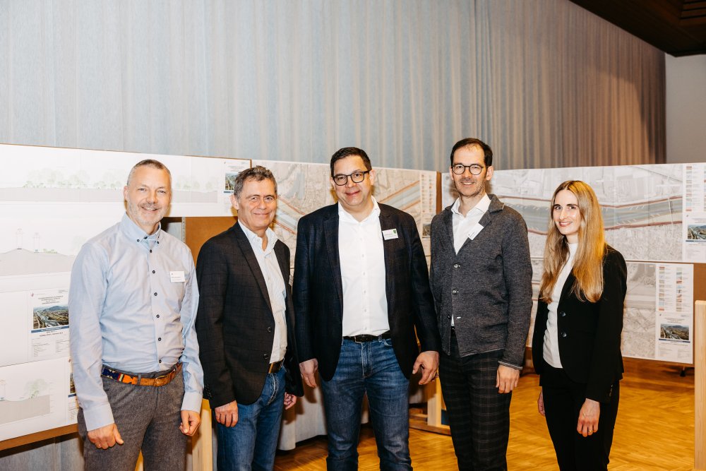 img-https://rheinregulierung.vitamin2.digital/media/pages/service/news-overview/erfolgreiche-bevoelkerungsinformationen/9a6eed146d-1741016893/rhesi-veranstaltung-widnau_fs24-6.jpg
