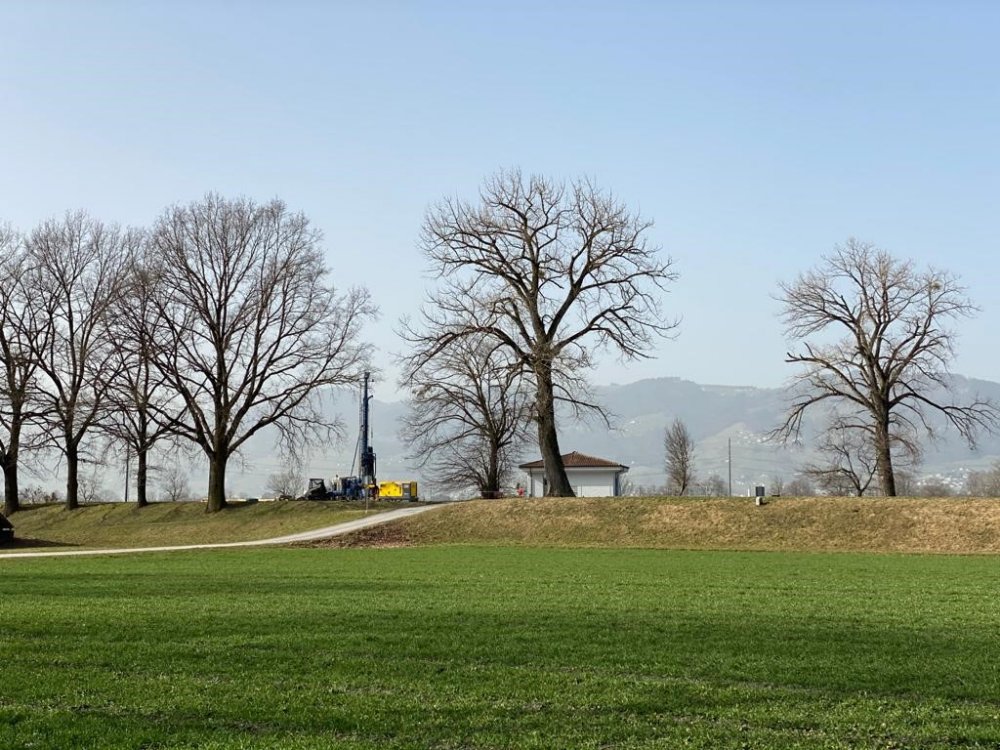 img-https://rheinregulierung.vitamin2.digital/media/pages/service/news-overview/erkundungsbohrungen-fuer-trinkwasserbrunnen/5dfa81c367-1741016836/diepoldsau3.jpg