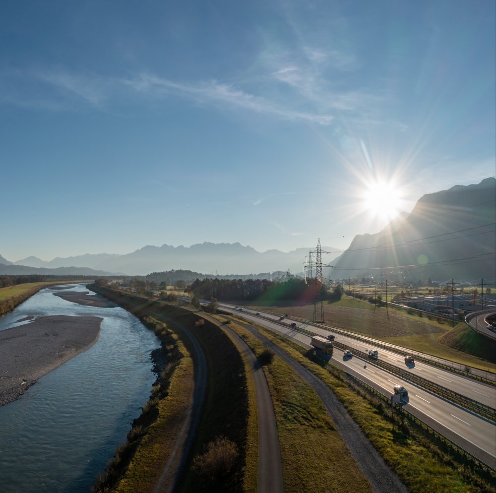 img-https://rheinregulierung.vitamin2.digital/media/pages/service/news-overview/hobby-wandern/749b50fe81-1741016838/kiesbank3.jpg