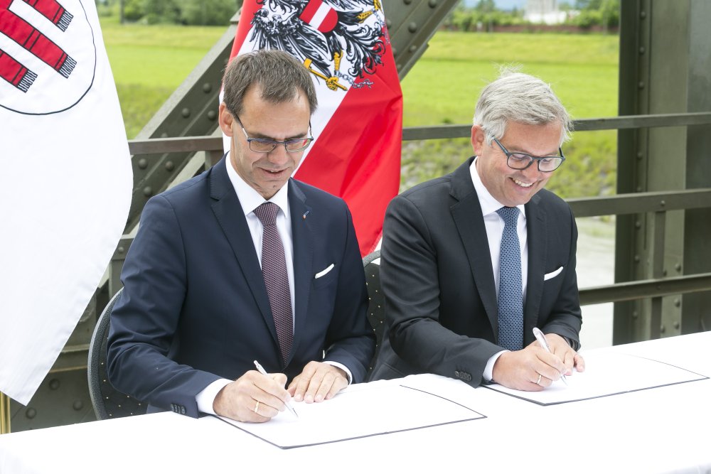 img-https://rheinregulierung.vitamin2.digital/media/pages/service/news-overview/staatsvertrag/1b8190fe29-1741016886/rheinstaatsvertrag103.jpg