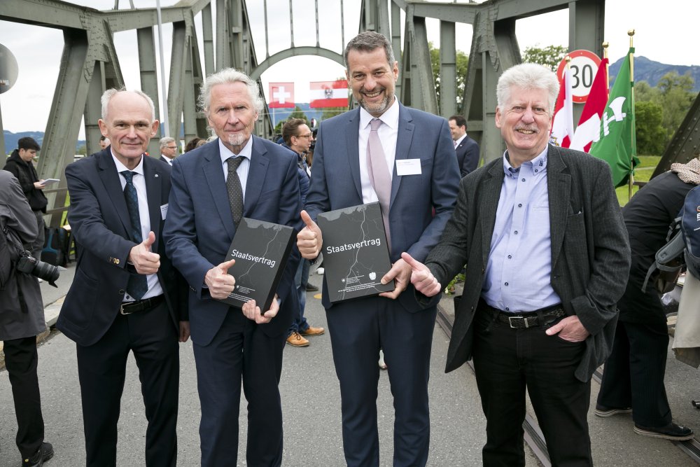 img-https://rheinregulierung.vitamin2.digital/media/pages/service/news-overview/staatsvertrag/e2801d4d73-1741016887/rheinstaatsvertrag140.jpg